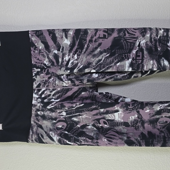 Adidas IWD believe this 2.0 7/8  training tighs multicolor size  medium. - Picture 5 of 9